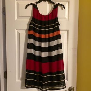 Great dress for the office or a night out!